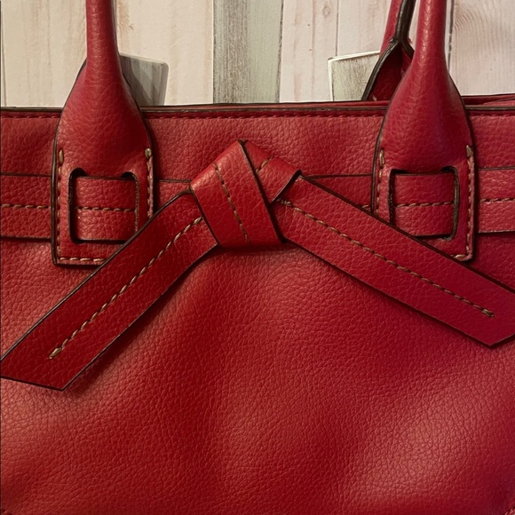 Liz Claiborne Red Faux Leather Satchel Handbag Purse Knot Accent Pockets NEW - Picture 2 of 7